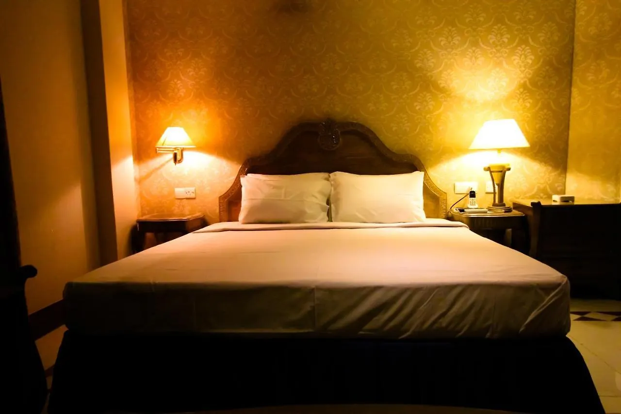 Sea Shell Hotel & Restaurant Dhaka Bed & Breakfast